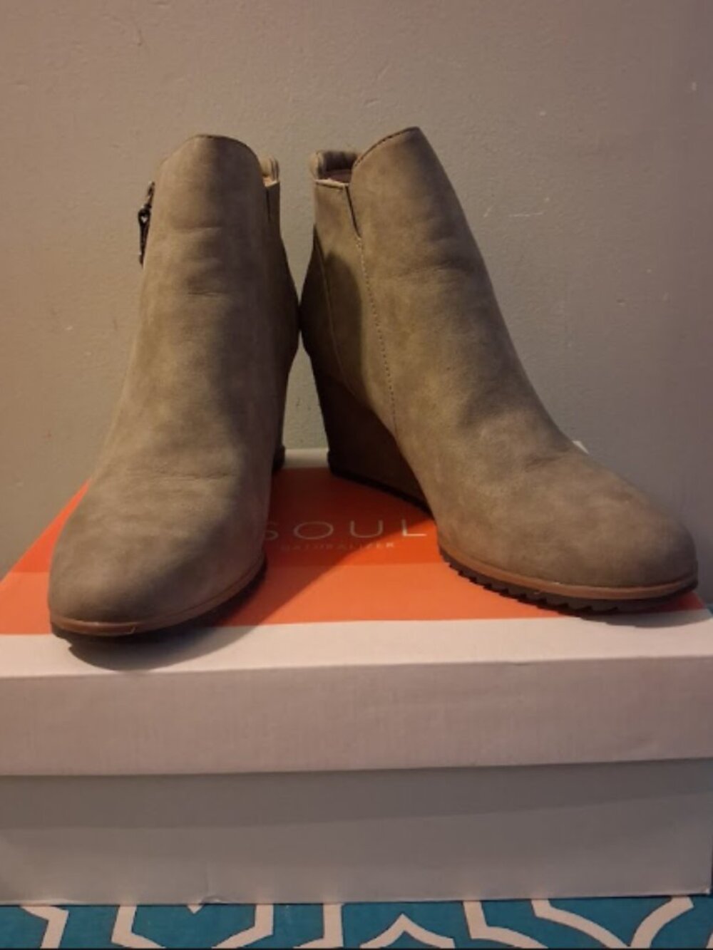 SOUL Naturalizer Haley Wedge Ankle Booties Grey/Taupe Size 8.5 M